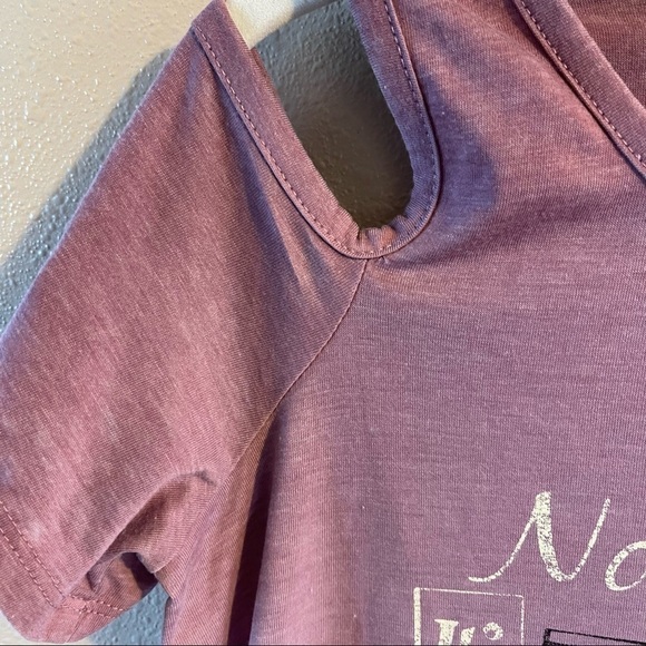 Maurices graphic tee-shirt size XS nothing like a country gal cold shoulder NWOT - Picture 10 of 11